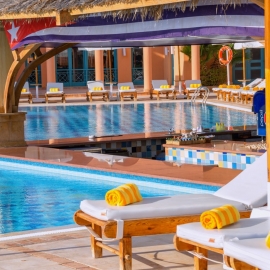 Bellevue-Beach-hotel-El-Gouna-bar-pool