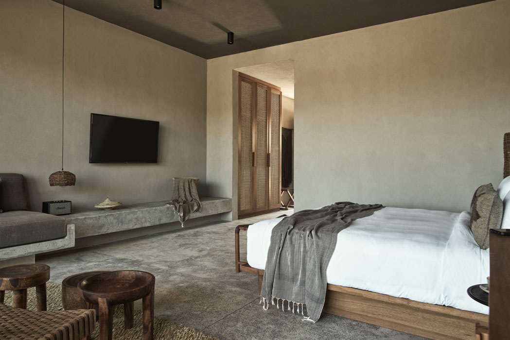 Junior Suites with sharing pool